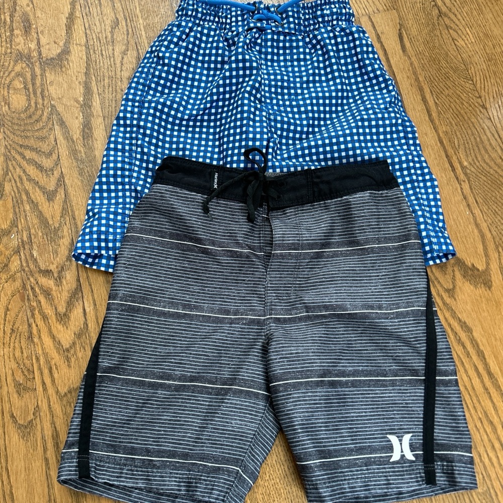 Boys size 6 swim suit trunks boardshorts bundle lot
Hurley beach bros